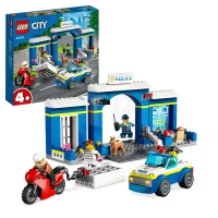 Lego 60370 Police Station Chase 7