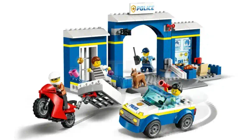 Lego 60370 Police Station Chase 4