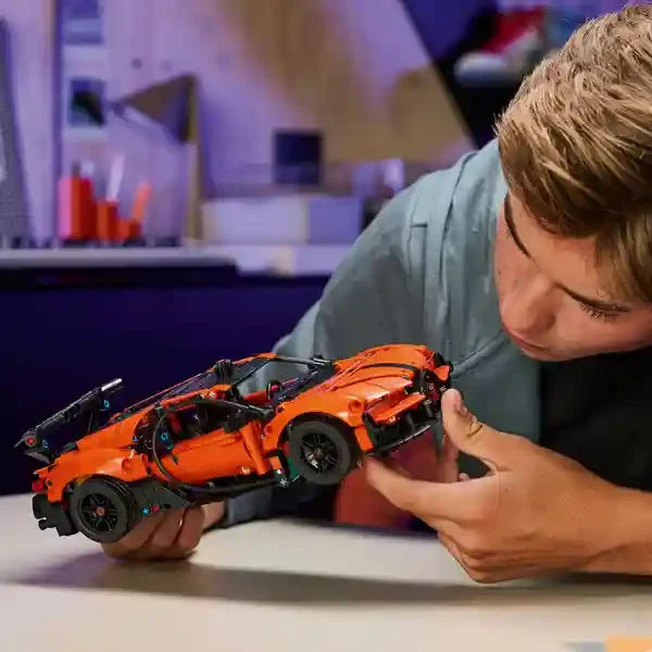 Lego 42222 BUGATTI CHIRON PUR SPORT HYPER CAR 4