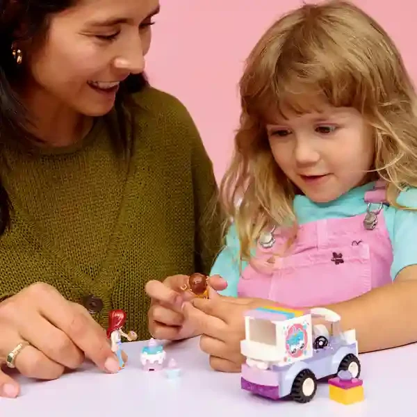 Lego 42675 UNICORN CAKE DELIVERY CAR 3