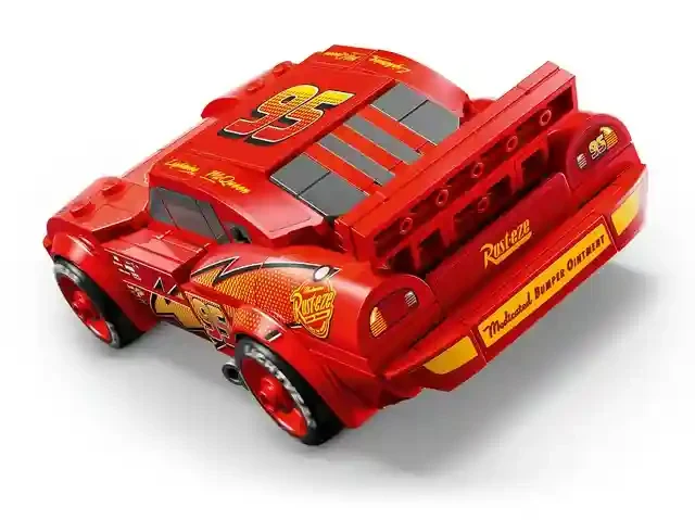 Lego 77255 LIGHTNING MCQUEEN 4