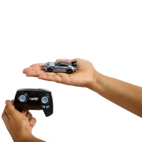 JBH04 Hot Wheels Automobil de curse RC 1:64 Ford Mustang GTD